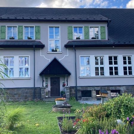 Apartmany Ceska Skola Lipova  Buitenkant foto
