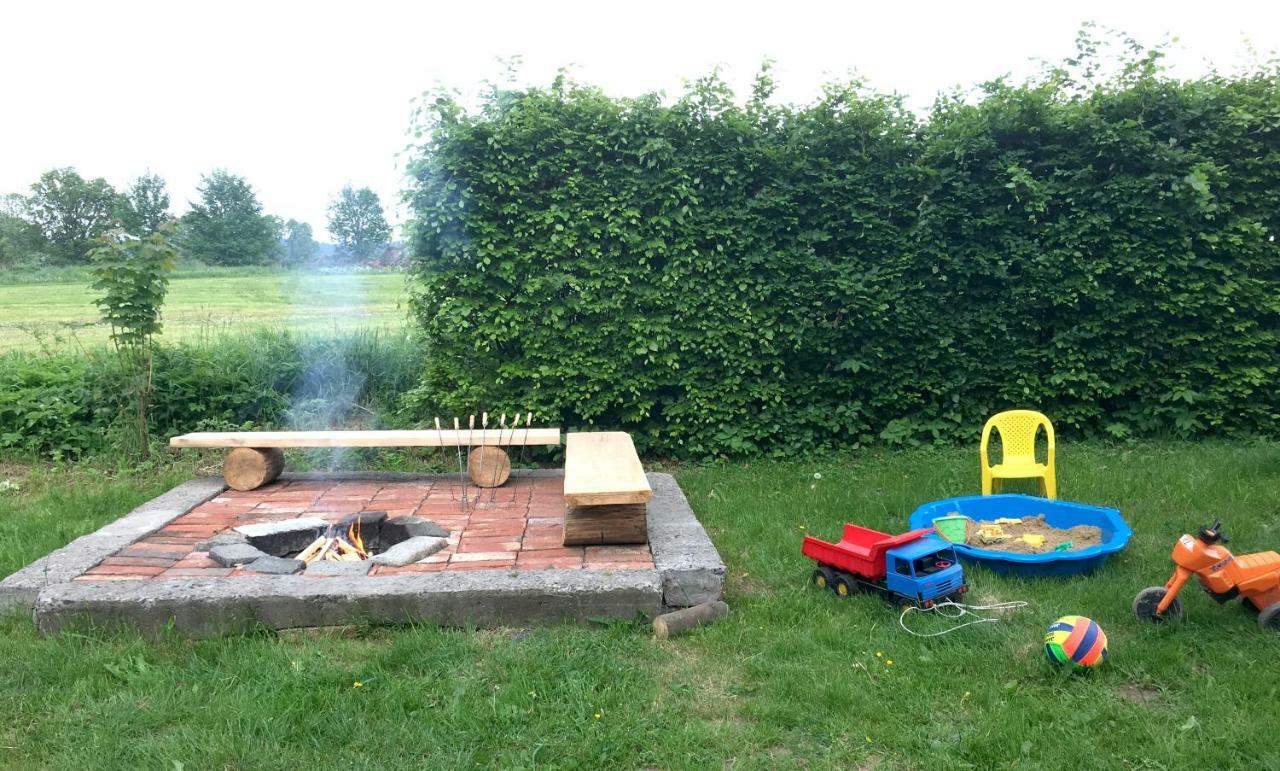Apartmany Ceska Skola Lipova  Buitenkant foto